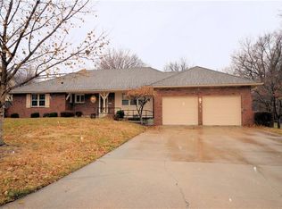 6912 Reeder St, Shawnee, KS 66203