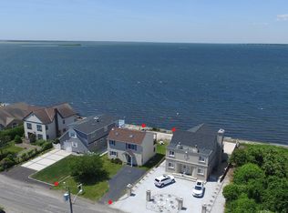 50 Grandview Dr, Shirley, NY 11967