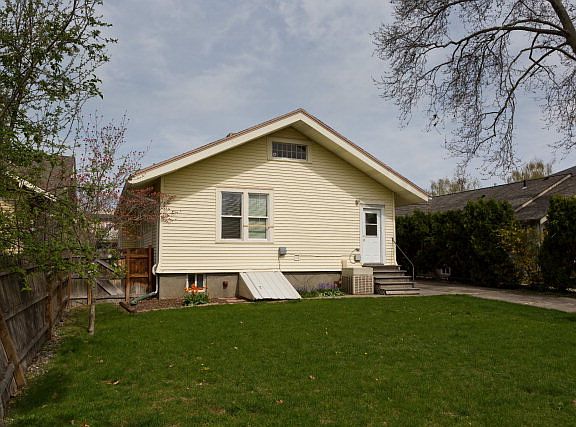 5th image of 612 Hobson St
