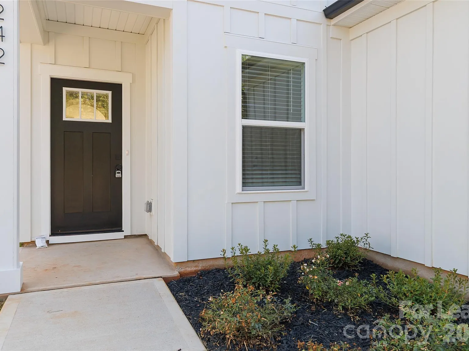3 bed, 2.0 bath, 1250 sqft, $2,600 — Photo 3