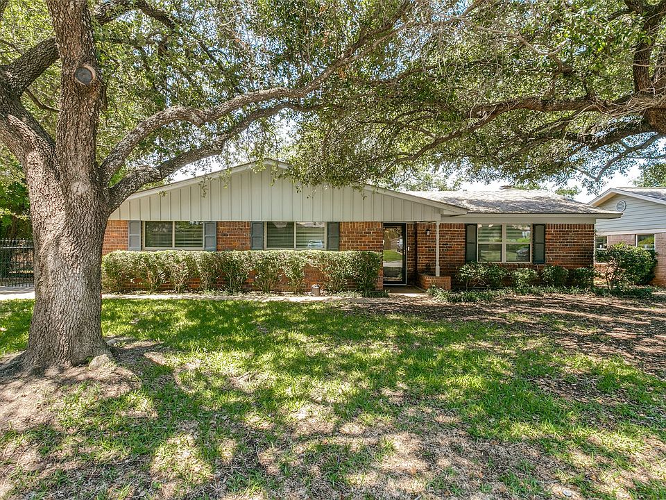 1st image of 3705 Dawn Dr