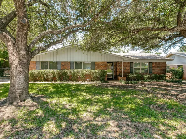 3705 Dawn Dr, North Richland Hills, TX 76180