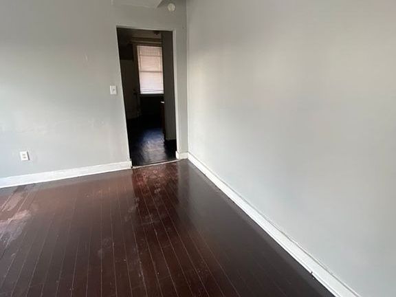 3rd image of 6014-16 S Calumet Ave #3S