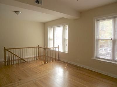 2nd image of 1264 W Leland Ave