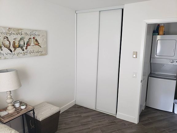 5th image of 371 E Surfside Dr #371