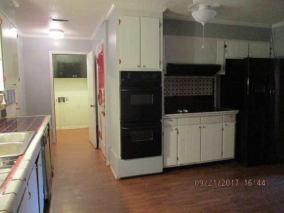 3rd image of 4017 Foxborough Blvd
