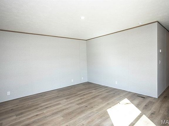 5th image of 18356 Lassiter Ln