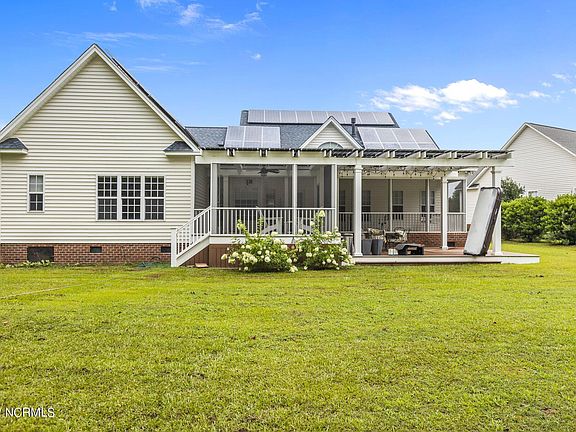 3rd image of 175 Grandifloria Ct