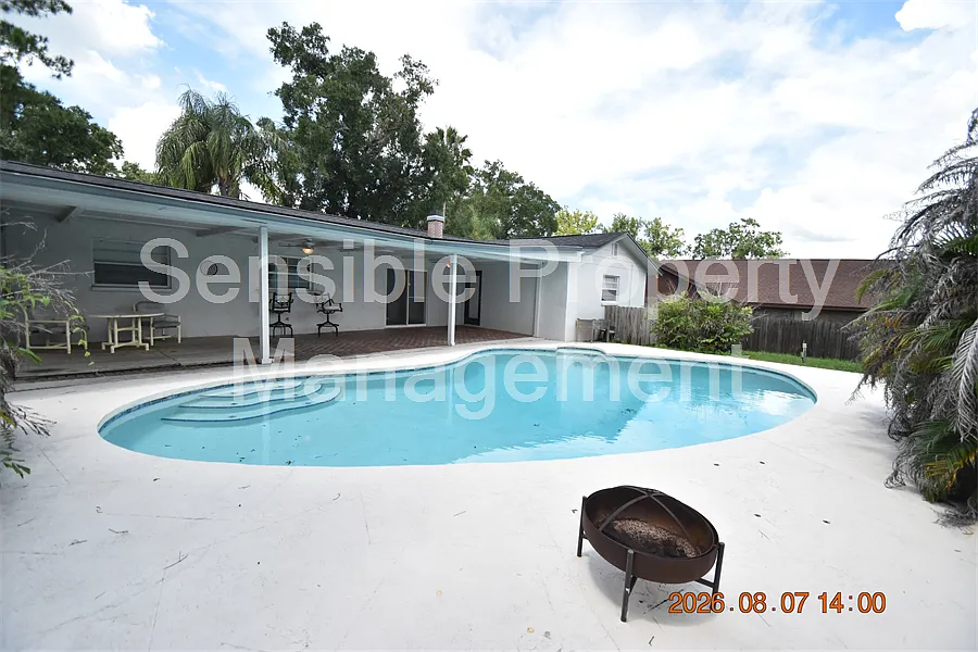 3 bed, 1858 sqft, $2,450 — Photo 4