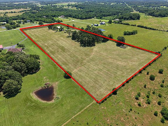 4th image of 4049 N Farm Road 79