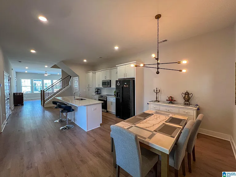 4740 Arden Way — Photo 9