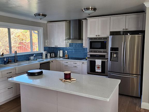 3rd image of 1325 Garthwick Dr