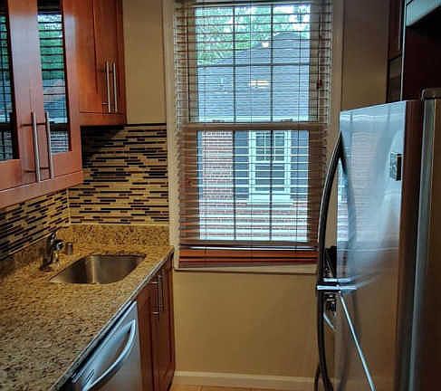 3rd image of 254 N Thomas St APT 2