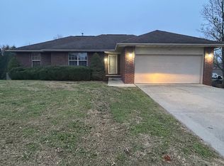 3814 W Parkridge Cir, Springfield, MO 65802
