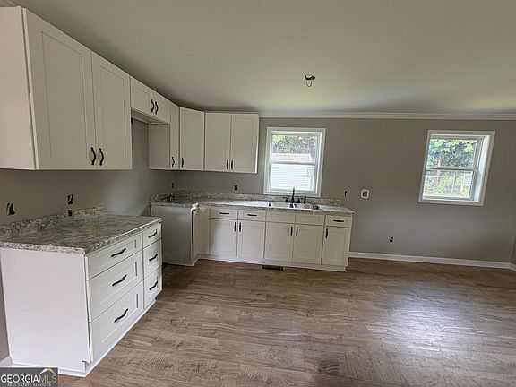 3rd image of 320 6th Ave