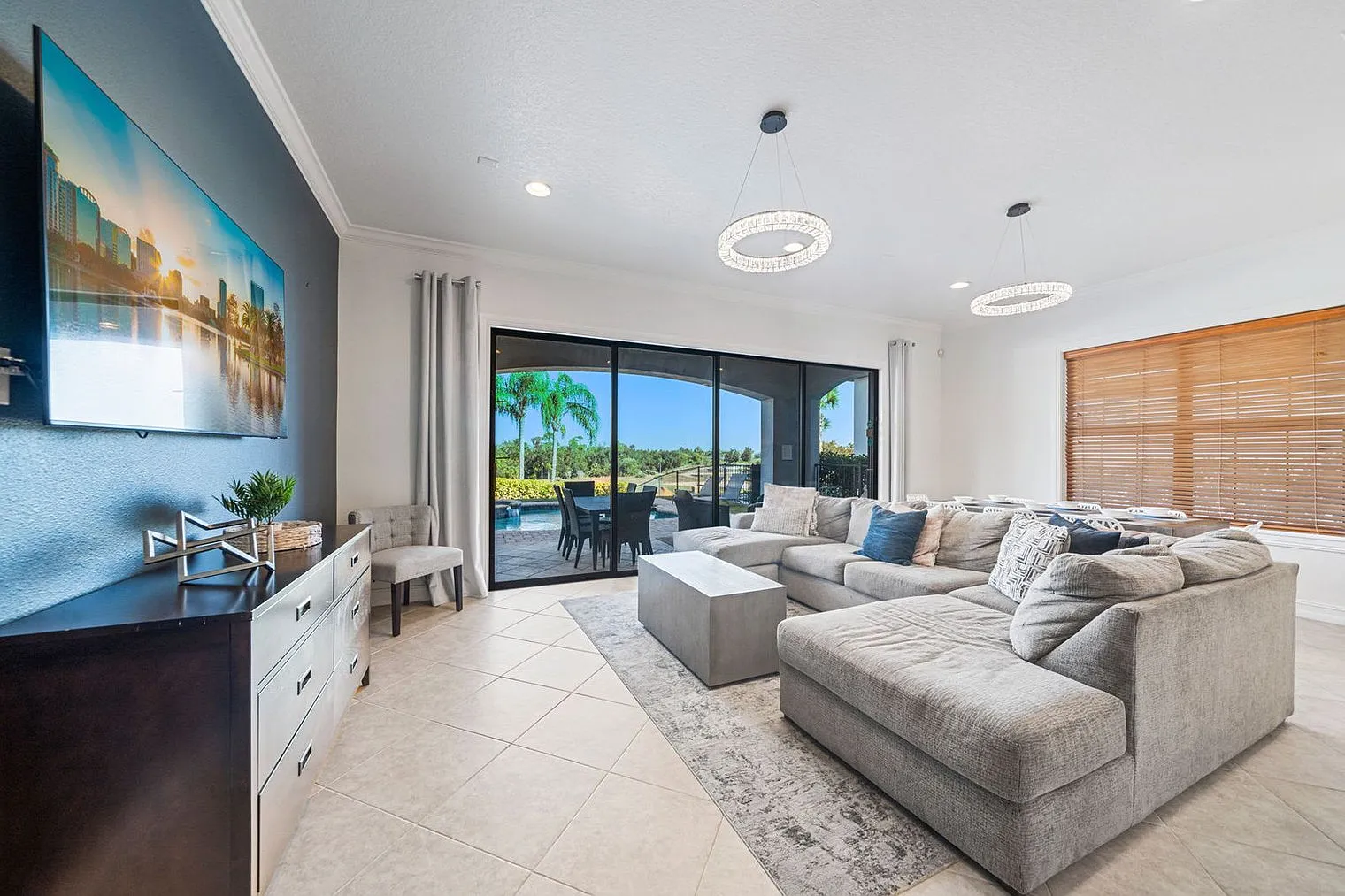5 bed, 4.0 bath, 3013 sqft, $6,020 — Photo 2