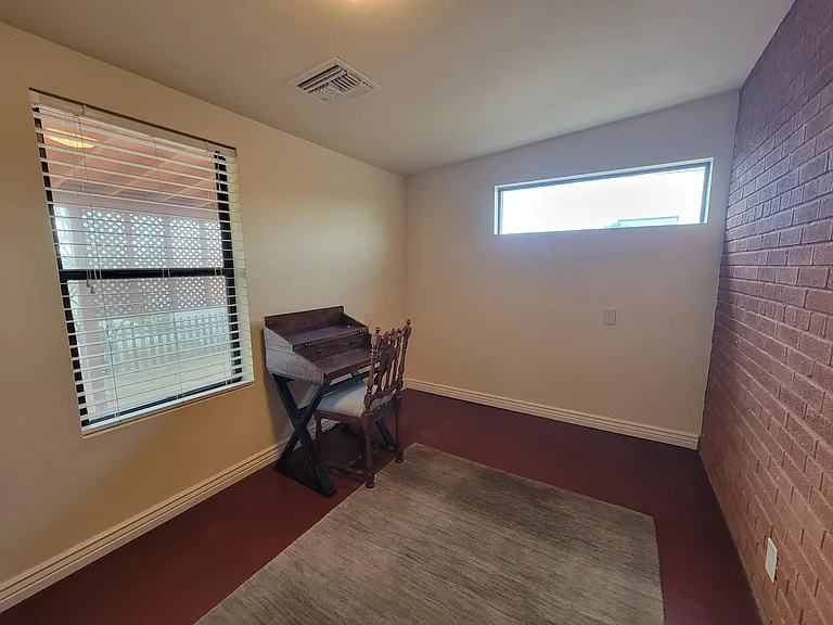 902 S Fremont Ave — Photo 18