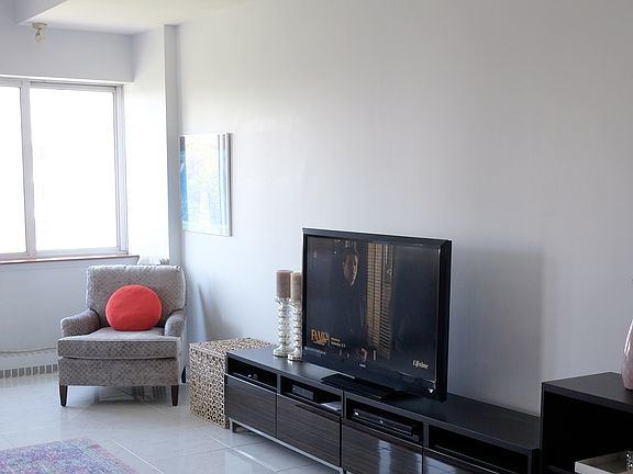 3rd image of 80 Bay Street Lndg APT 10J