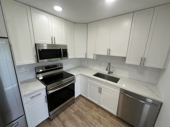 404 Bennington Lane, Lake Worth, FL 33467