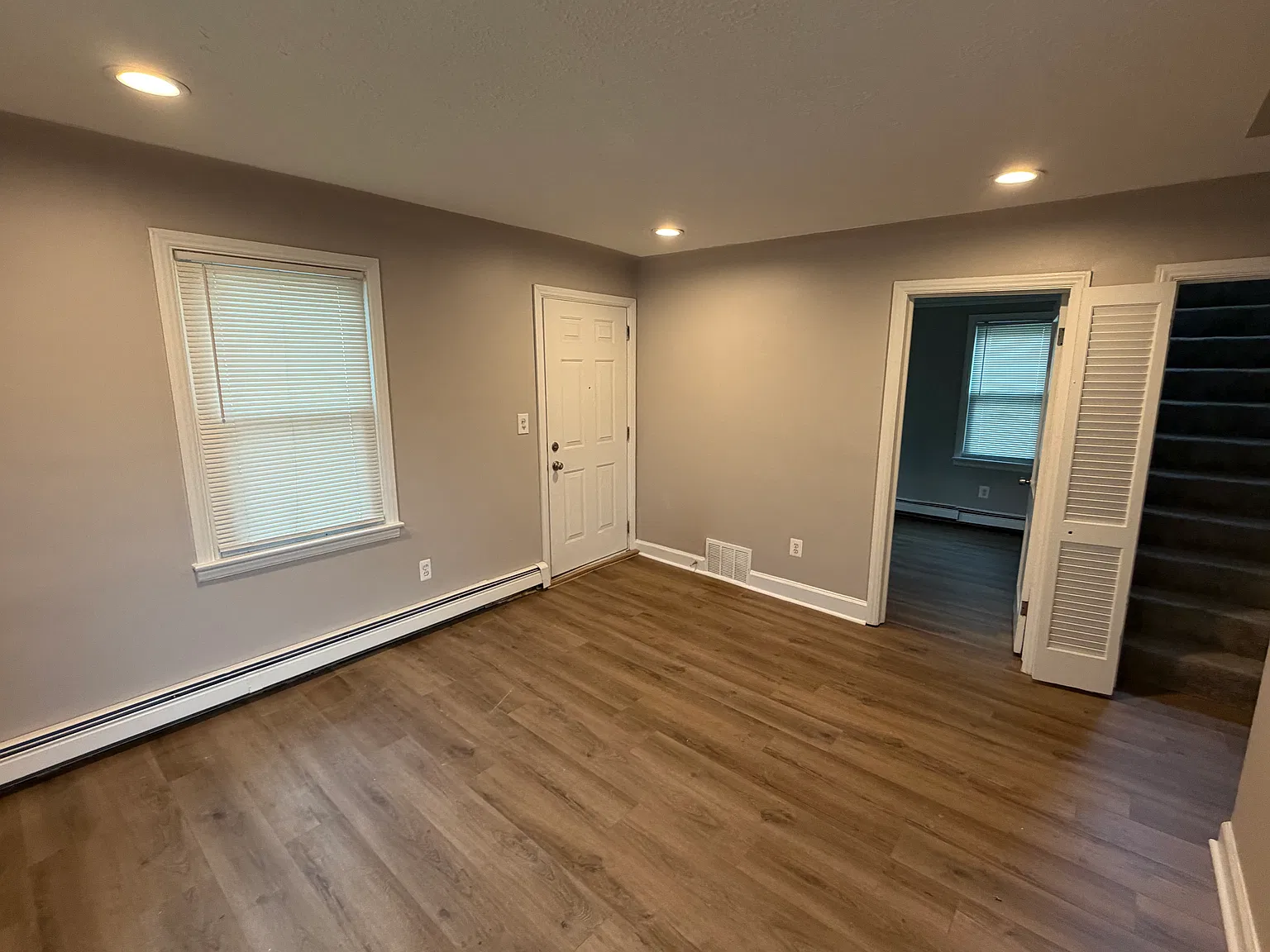 3 bed, 866 sqft, $1,650 — Photo 3