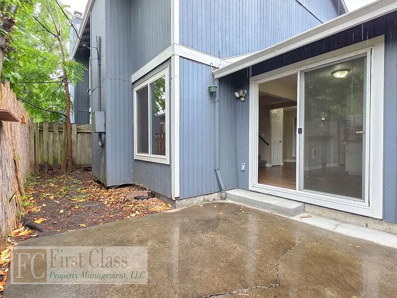 4325 SE 37th Ave