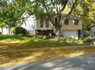 6121 Princess Margaret Dr, Lincoln, NE 68516