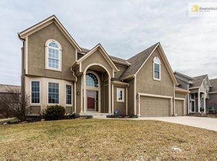 16163 S Laurelwood St, Olathe, KS 66062