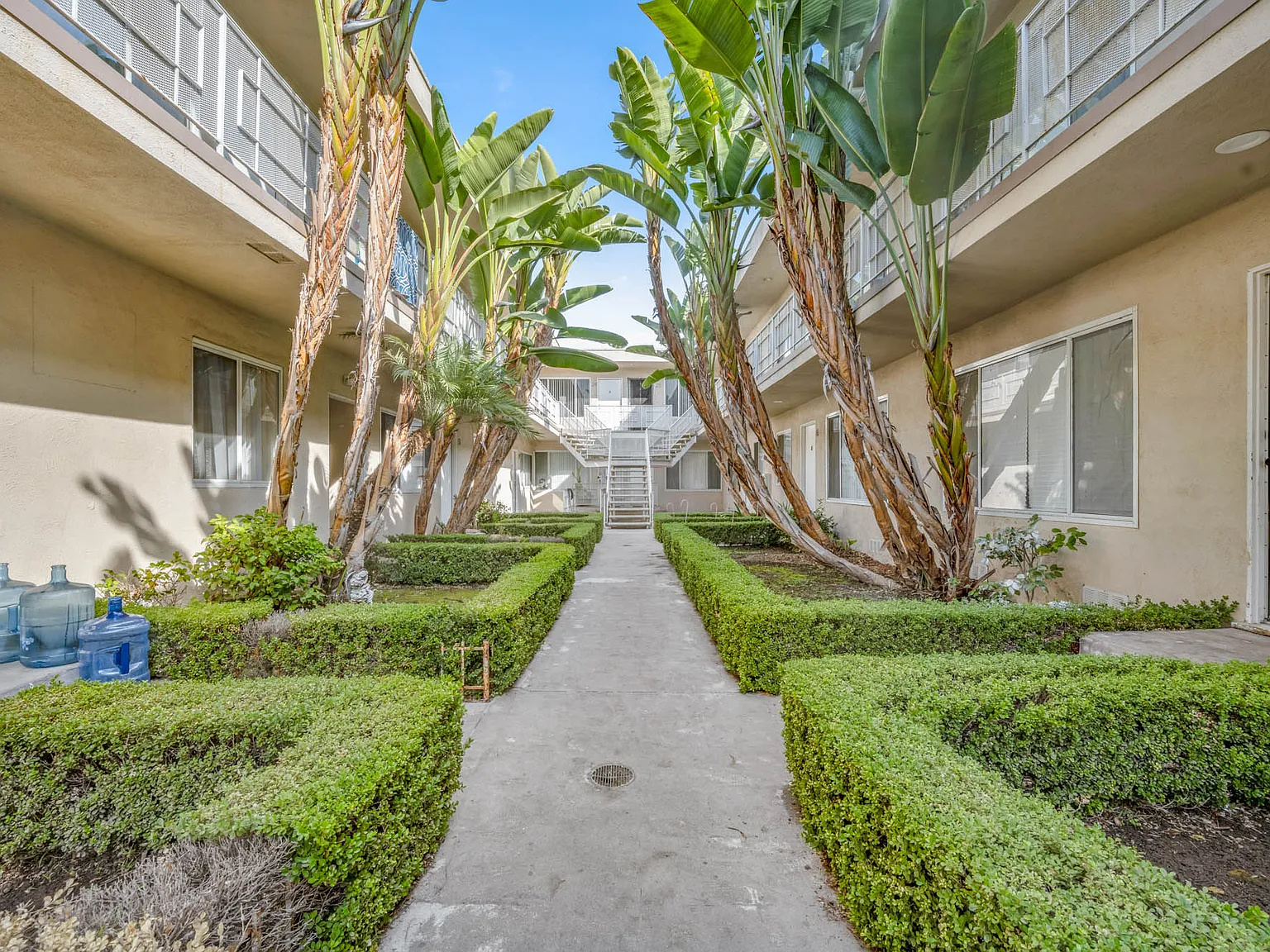 815 Victor Ave — Photo 4