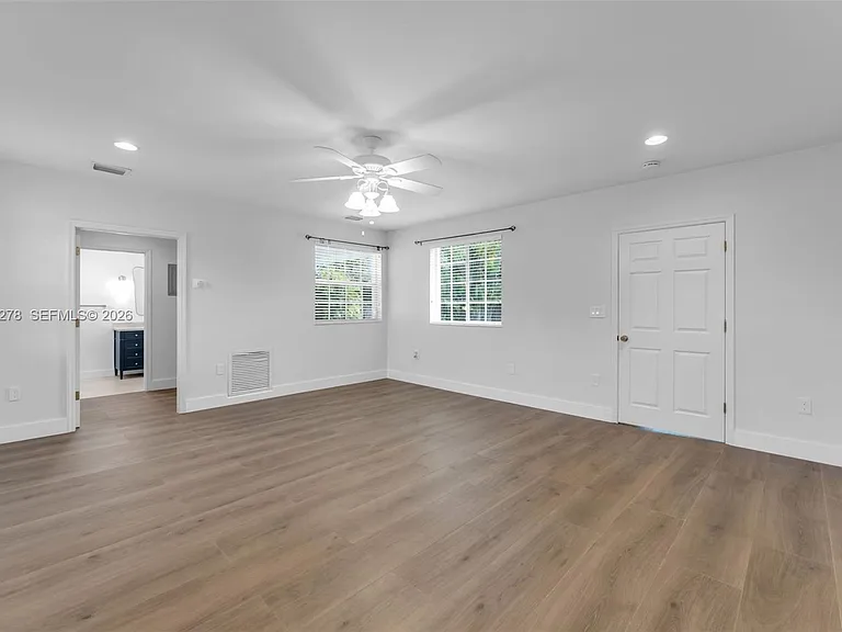 9121 Ridgeland Dr — Photo 26