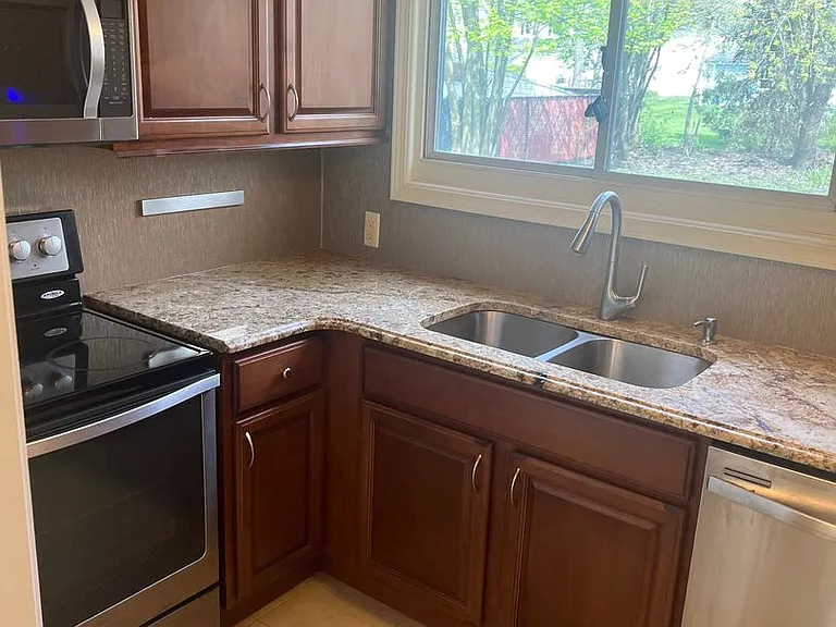 2561 S Taylor Rd — Photo 9