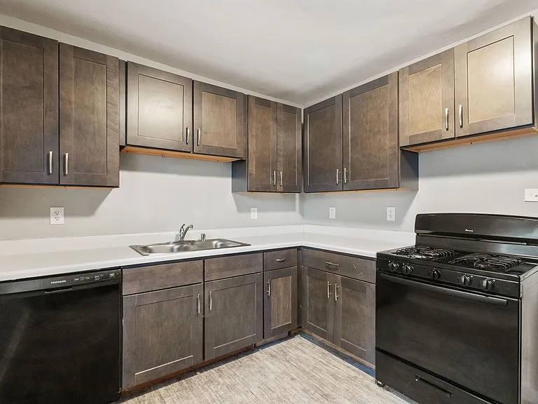3372 N Downer Ave — Photo 9