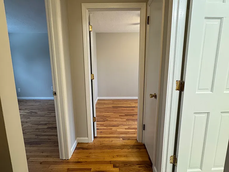 144 E Main St #15 — Photo 9