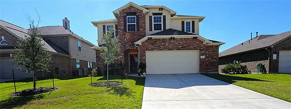 4 bed, 2.5 bath, 2859 sqft, $2,500 — Photo 2