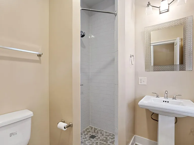 28 Florida Ave NE #1 — Photo 11