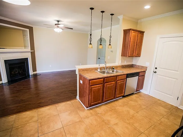 1951 Stephanie Ct — Photo 3