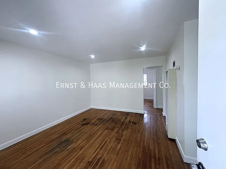 230 E Hullett St #7 — Photo 3