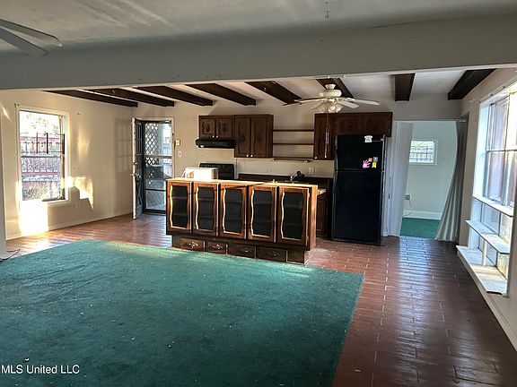 3rd image of 2911 Lynwood St