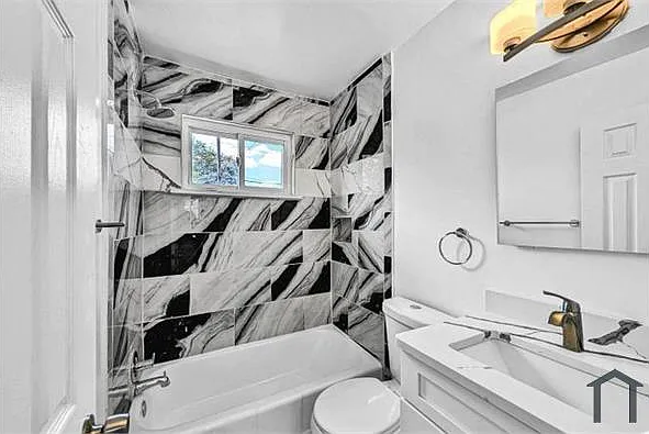2240 15th St NE — Photo 17