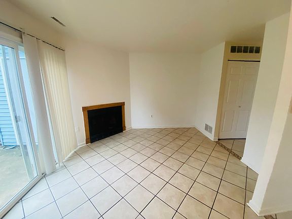 4th image of 101 Germantown Ct