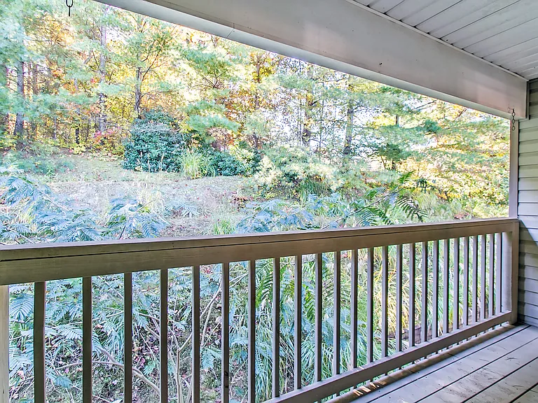 605 Carlyle Way — Photo 17