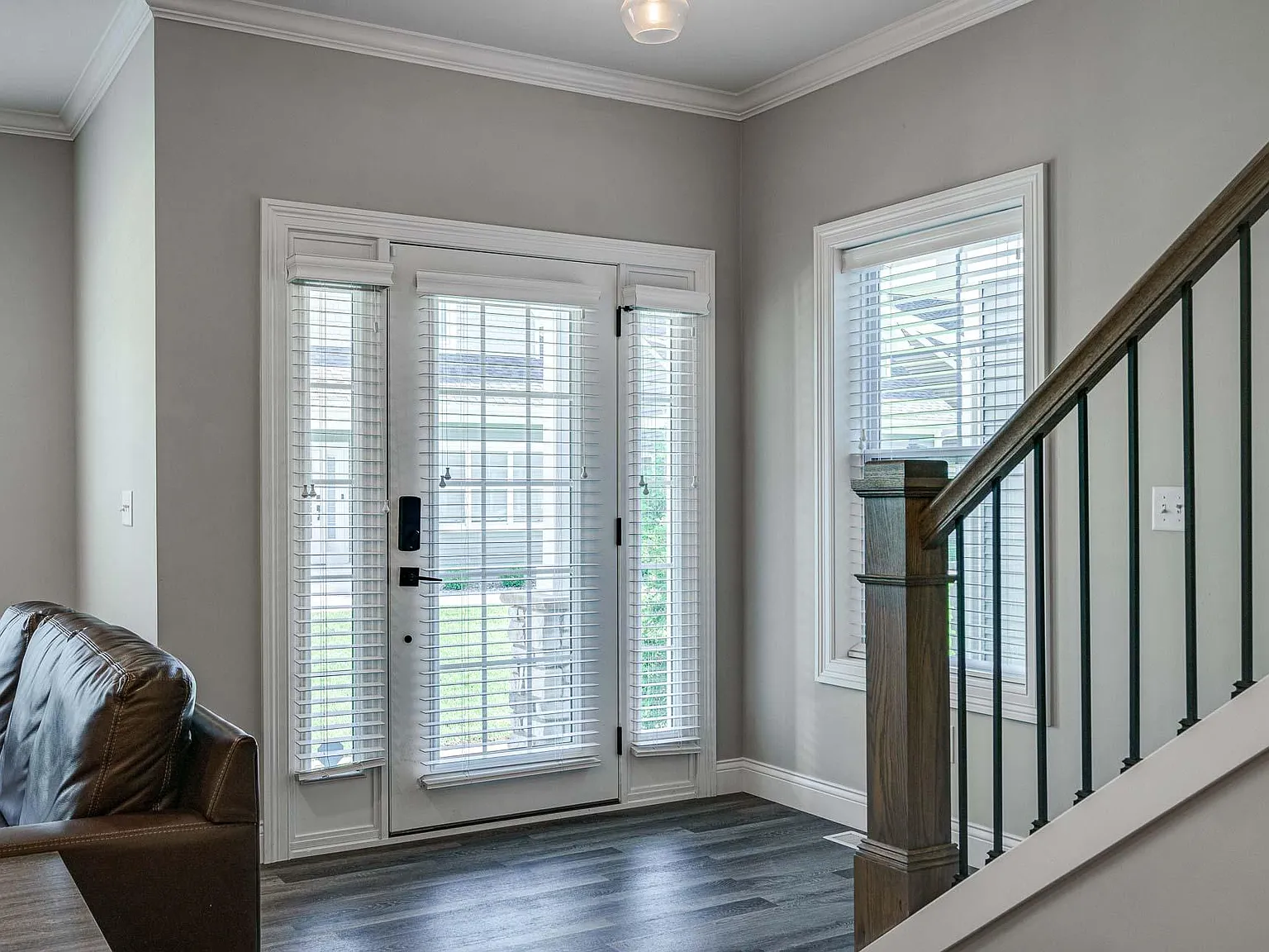 4 bed, 3034 sqft, $6,300 — Photo 3