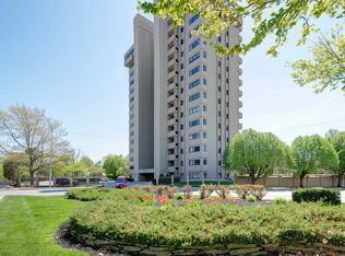 350 S John Q Hammons Parkway #8-B, Springfield, MO 65806