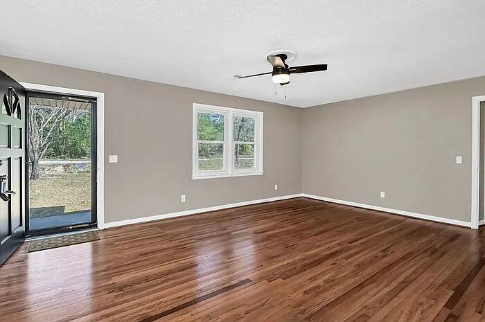 3 bed, 1.5 bath, 1228 sqft, $1,699 — Photo 4