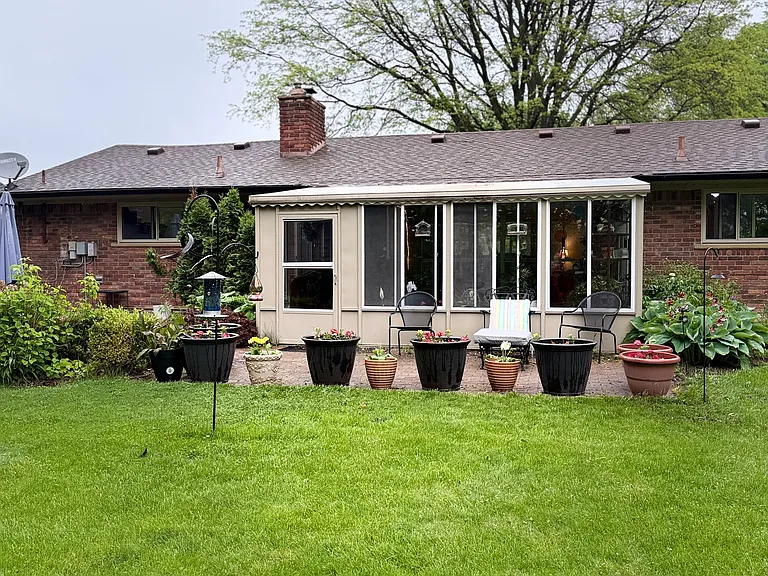 Hickory Ln — Photo 7
