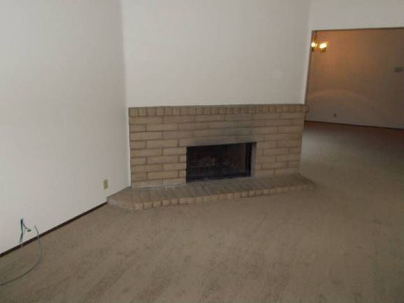 Living Room w/Fireplace