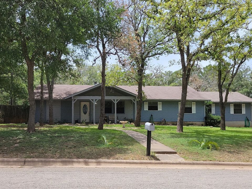 1st image of 160 Live Oak Dr