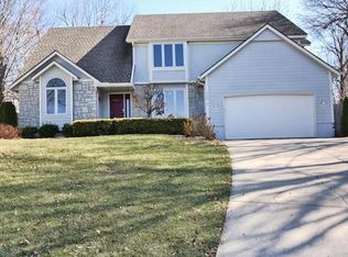 1160 SW Kimstin Ct, Blue Springs, MO 64015