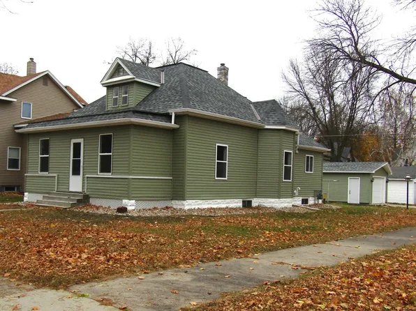 224 S 7th St, Montevideo, MN 56265