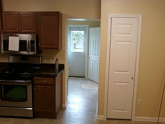 3rd image of 708 Preston Ave