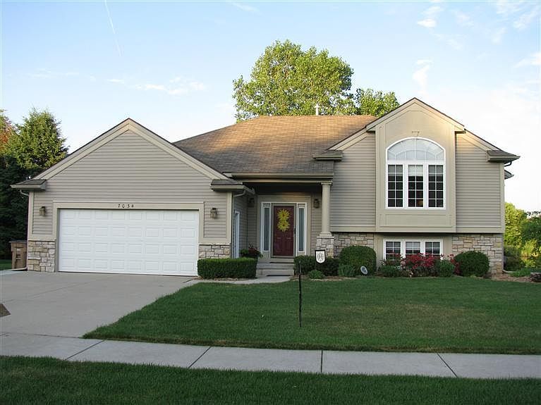 1st image of 7034 Concolor Dr NE